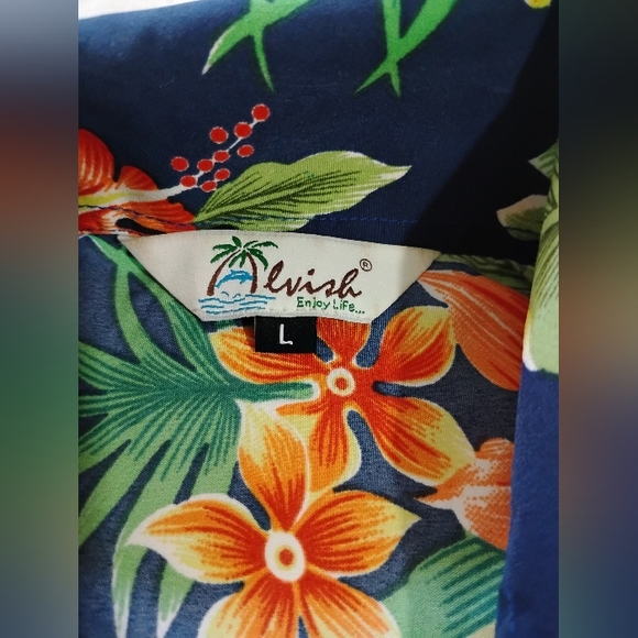 Lvish parrot button down shirt with pocket size large - Picture 2 of 8